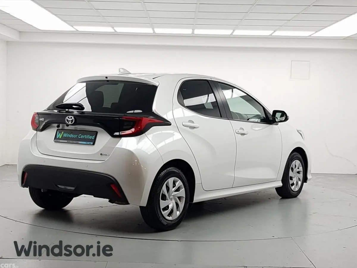 Toyota Yaris Hatchback, Petrol Hybrid, 2024, White