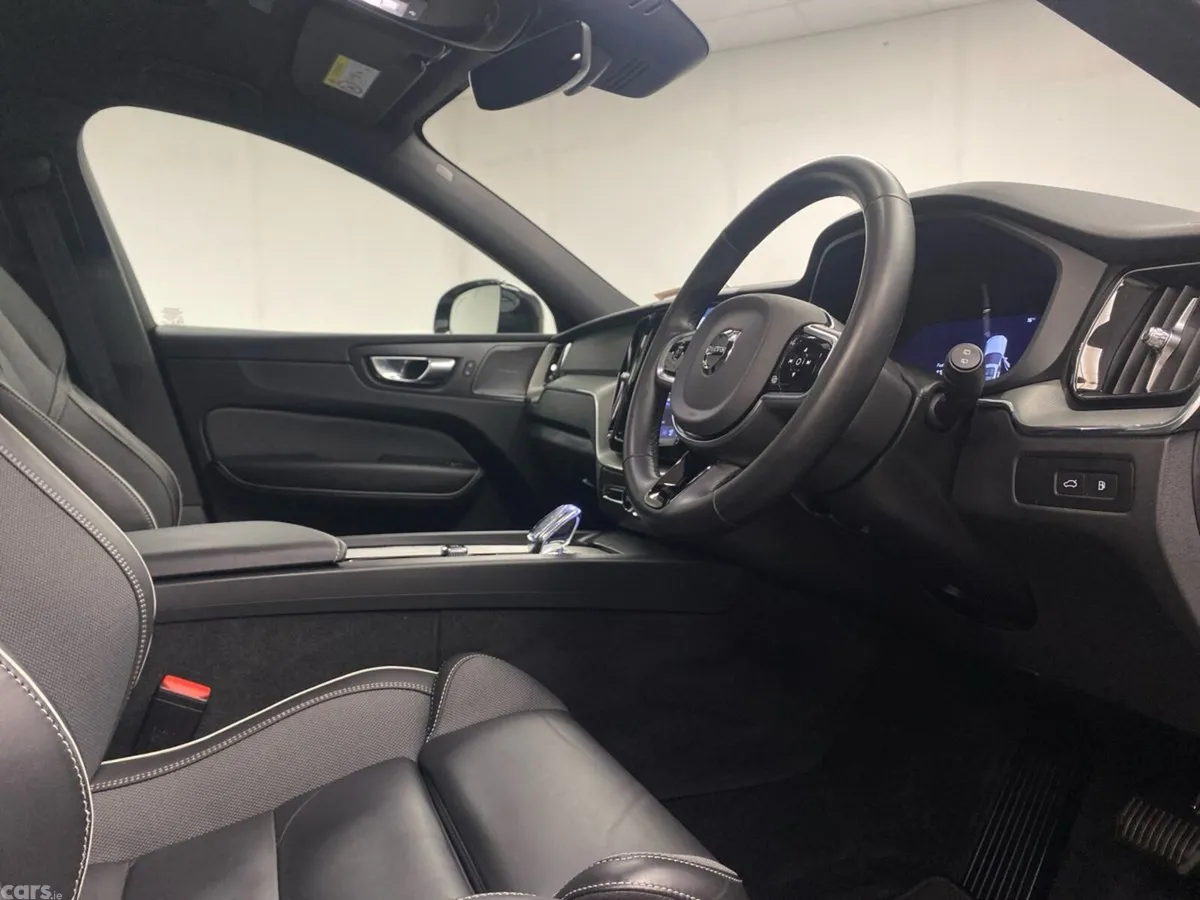 Volvo XC60 SUV, Petrol Plug-in Hybrid, 2025, Grey