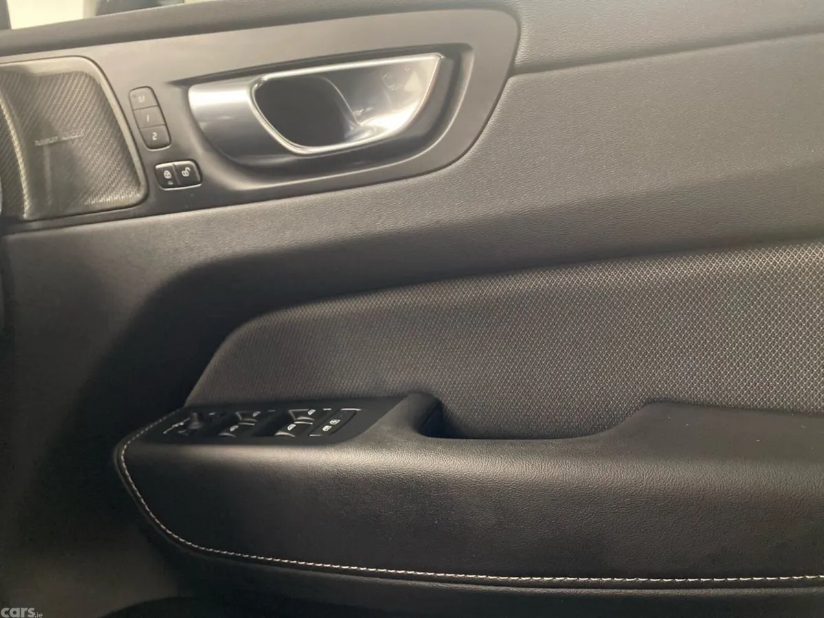 Volvo XC60 SUV, Petrol Plug-in Hybrid, 2025, Grey