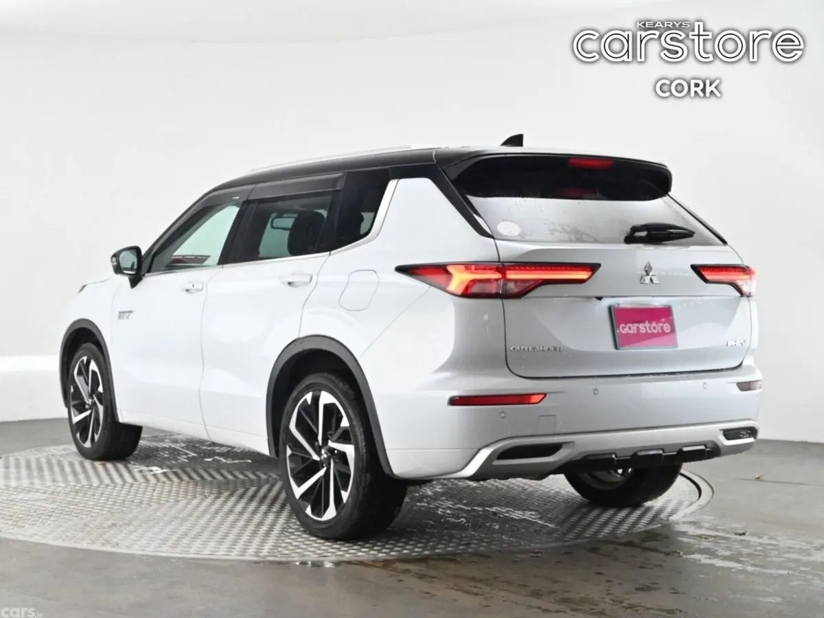 Mitsubishi Outlander SUV, Petrol Plug-in Hybrid, 2023, White