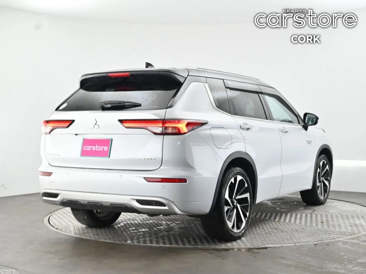 Mitsubishi Outlander SUV, Petrol Plug-in Hybrid, 2023, White
