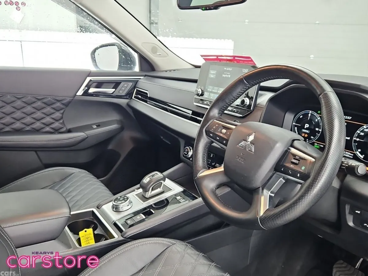 Mitsubishi Outlander SUV, Petrol Plug-in Hybrid, 2023, White