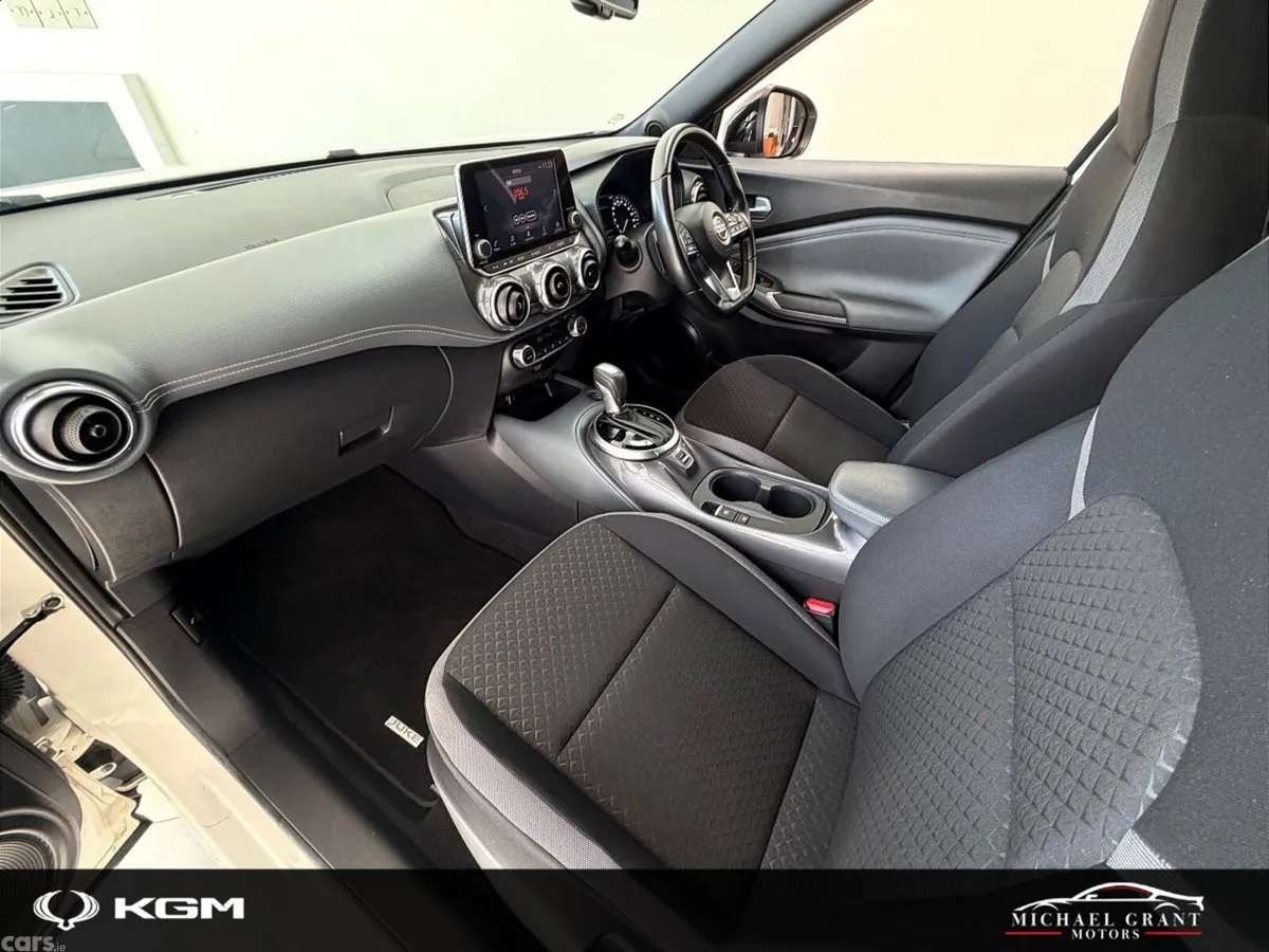 Nissan Juke SUV, Petrol, 2022, White