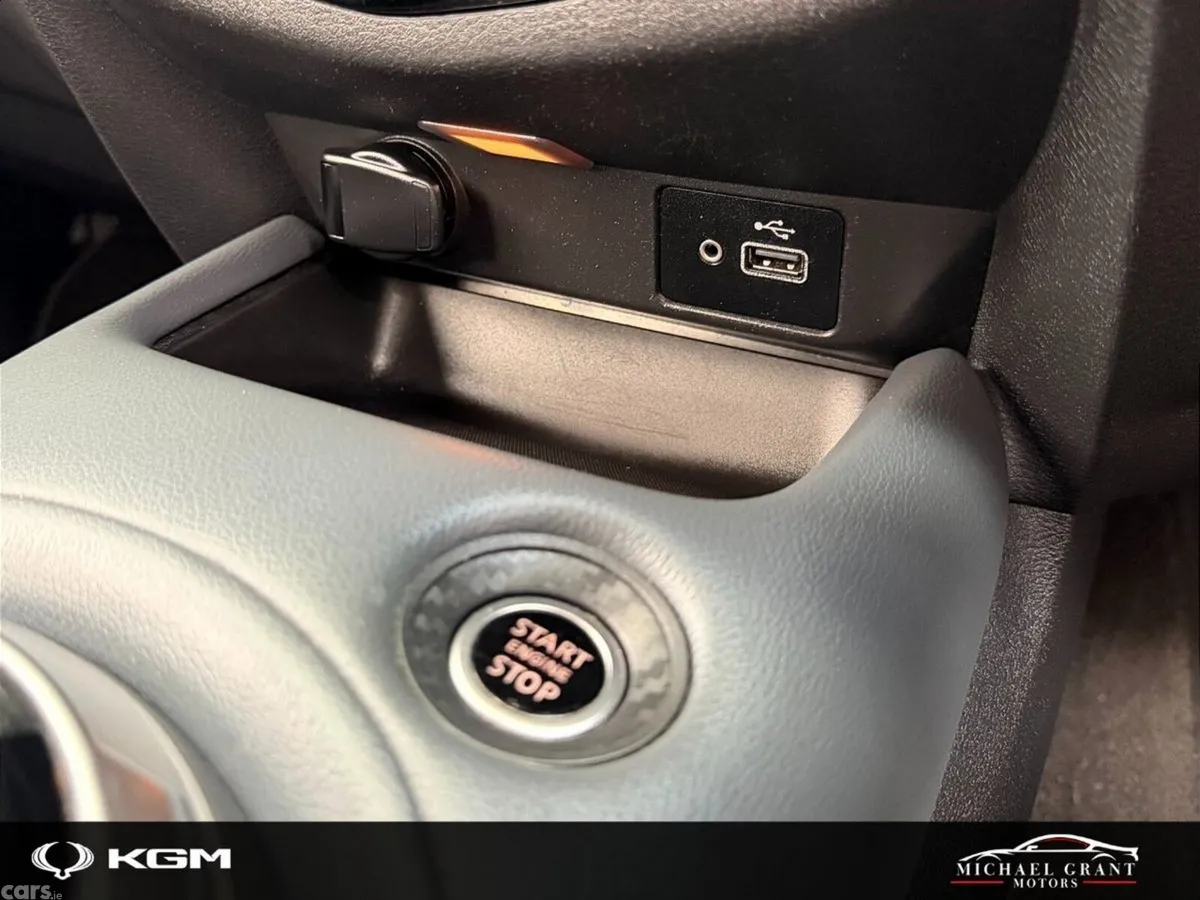 Nissan Juke SUV, Petrol, 2022, White