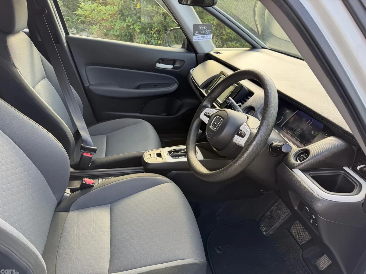 Honda Fit Hatchback, Petrol Hybrid, 2020, White