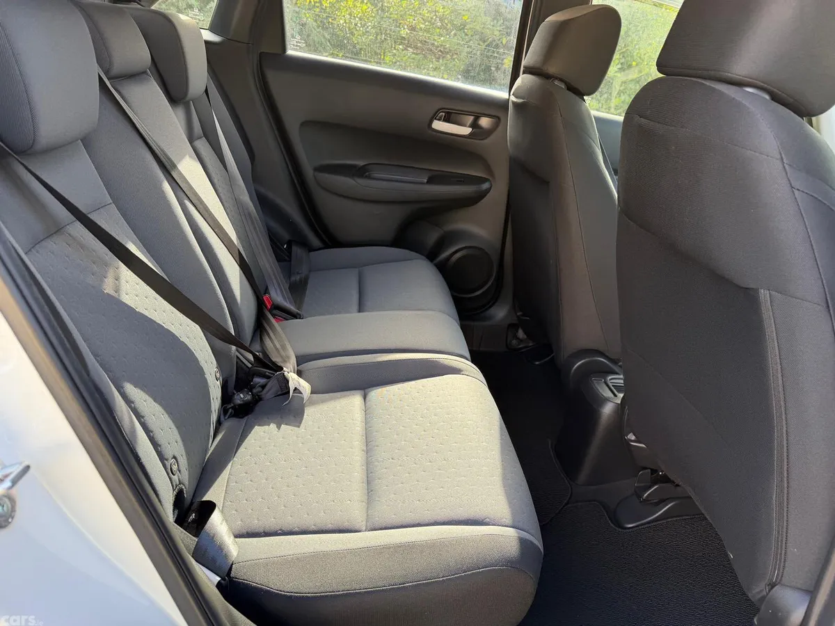 Honda Fit Hatchback, Petrol Hybrid, 2020, White