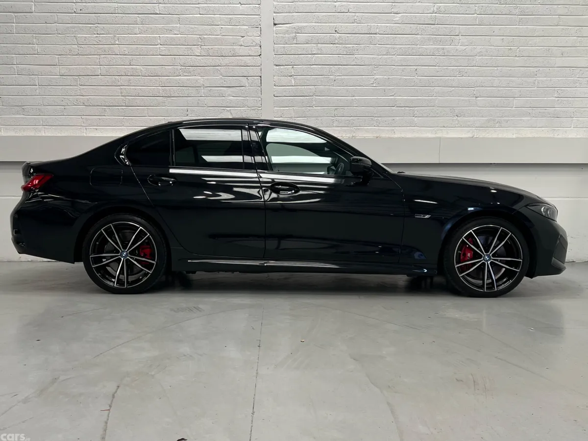 BMW 3-Series Saloon, Petrol Hybrid, 2023, Black