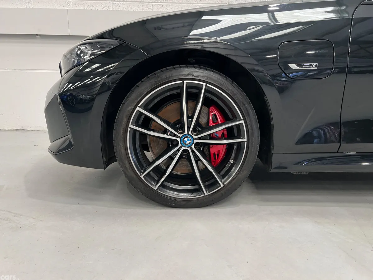BMW 3-Series Saloon, Petrol Hybrid, 2023, Black
