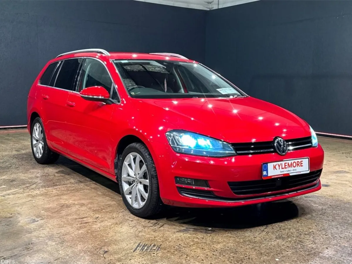 Volkswagen Golf Estate, Petrol, 2017, Red
