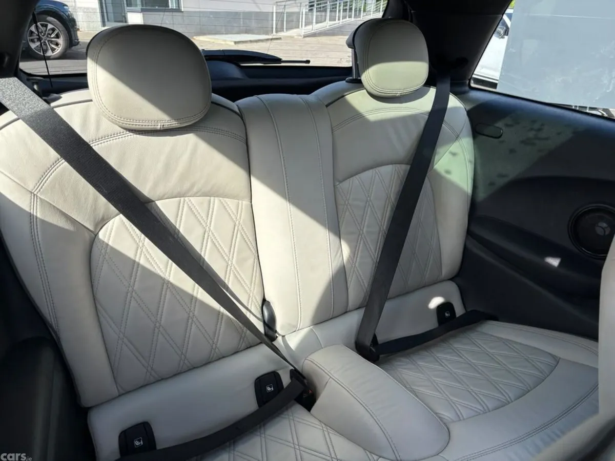 Mini Cooper Hatchback, Electric, 2022, Red
