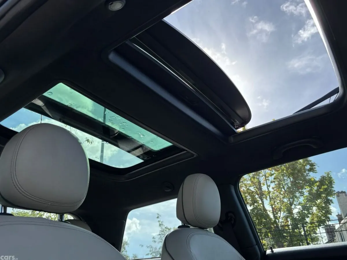 Mini Cooper Hatchback, Electric, 2022, Red