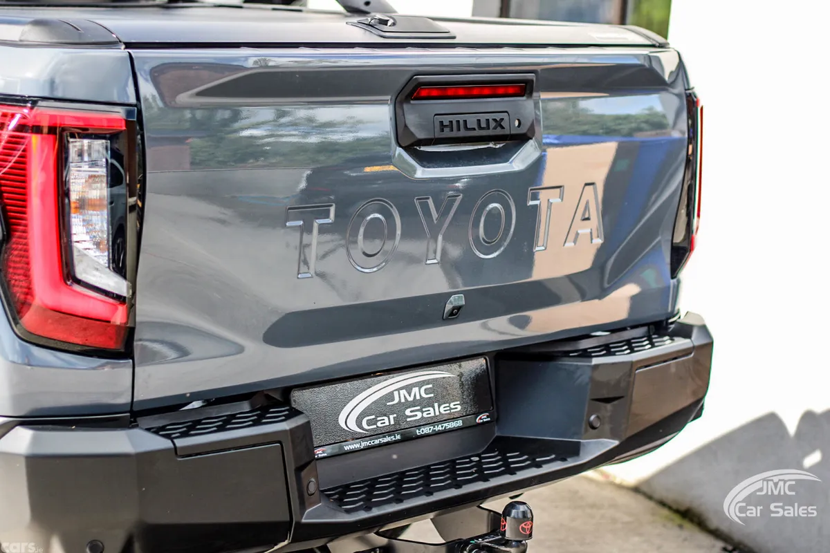 Toyota Hilux Pick Up, Diesel, 2026, Grey