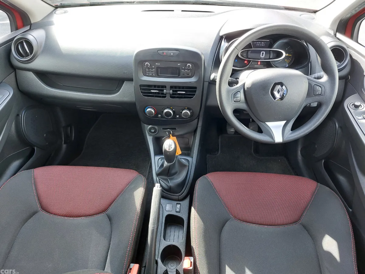 Renault Clio Hatchback, Petrol, 2016, Red