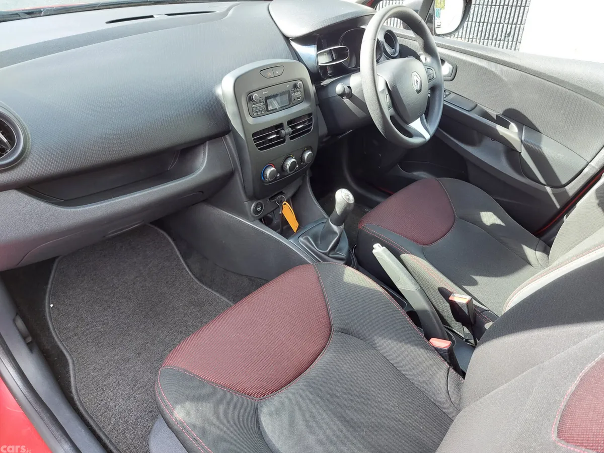 Renault Clio Hatchback, Petrol, 2016, Red