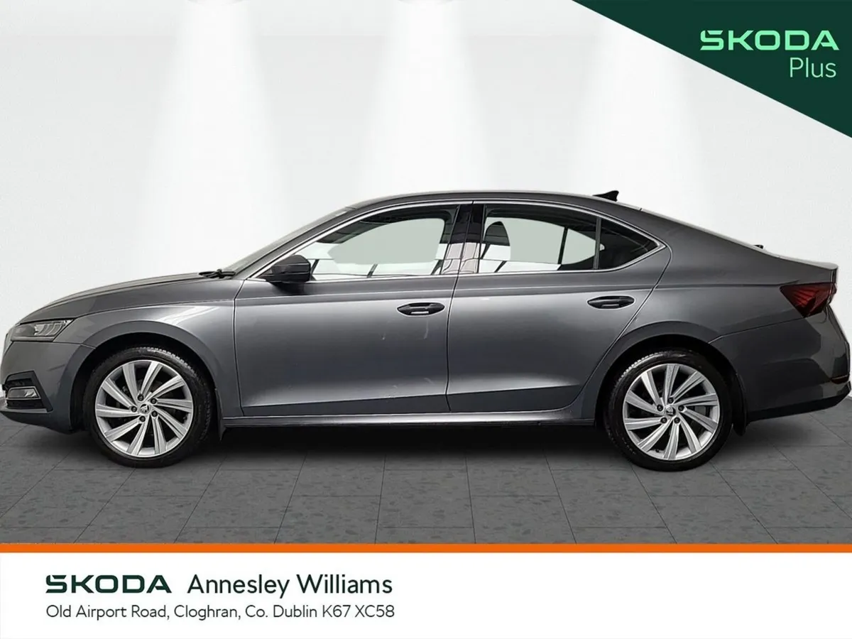 Skoda Octavia Saloon, Petrol, 2023, Grey