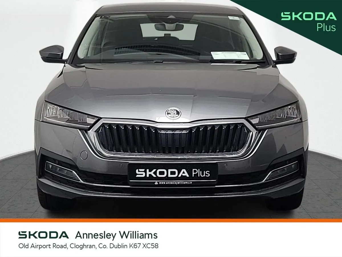Skoda Octavia Saloon, Petrol, 2023, Grey