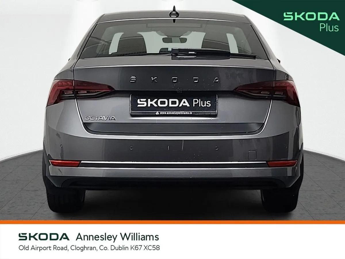 Skoda Octavia Saloon, Petrol, 2023, Grey