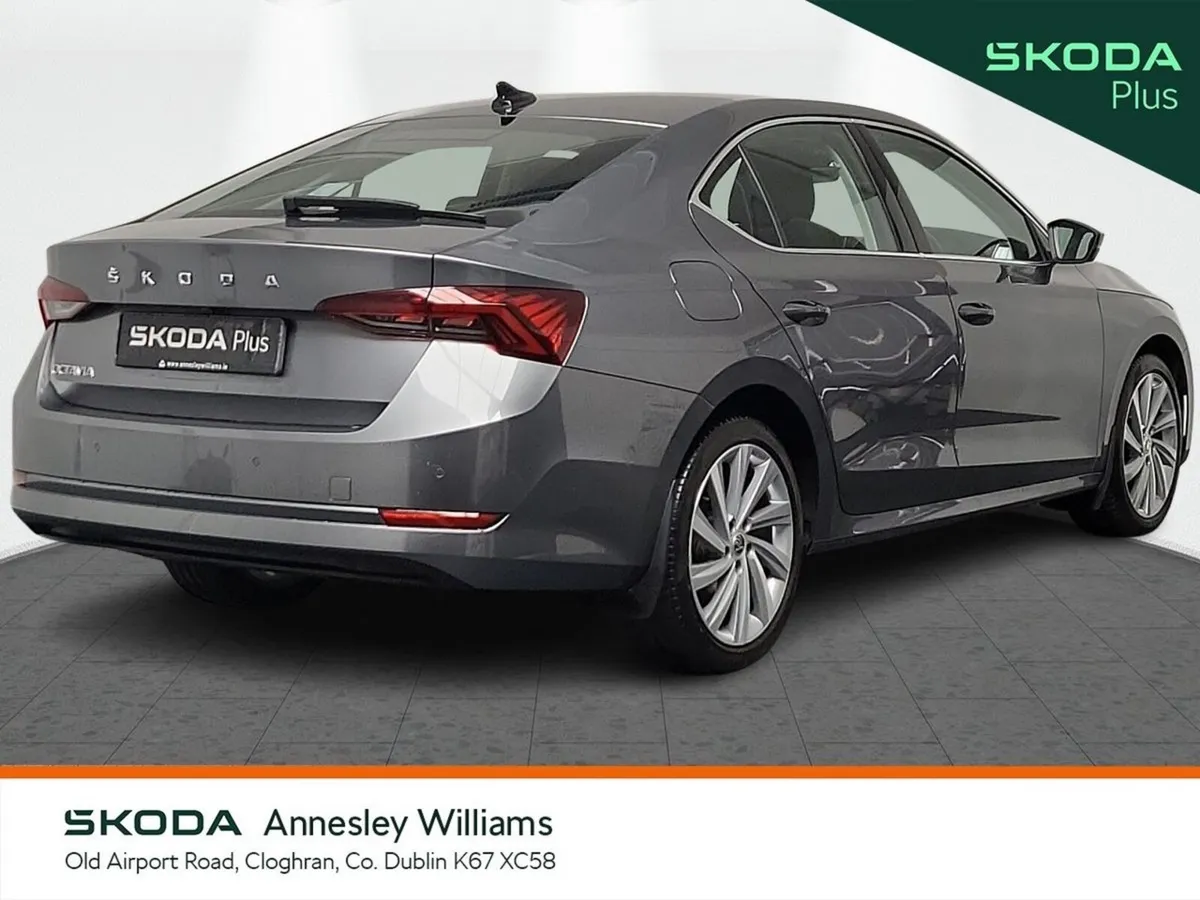 Skoda Octavia Saloon, Petrol, 2023, Grey