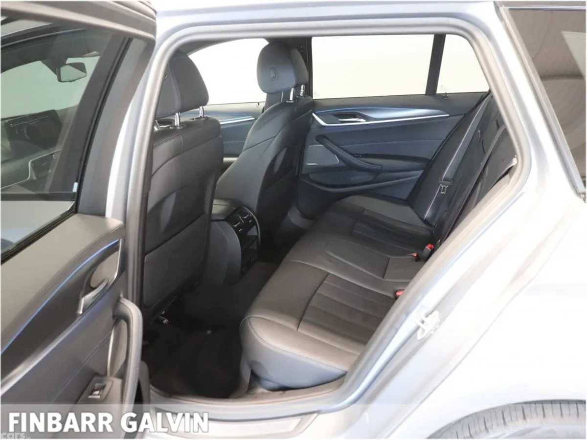BMW 5-Series Estate, Petrol Plug-in Hybrid, 2023, Grey
