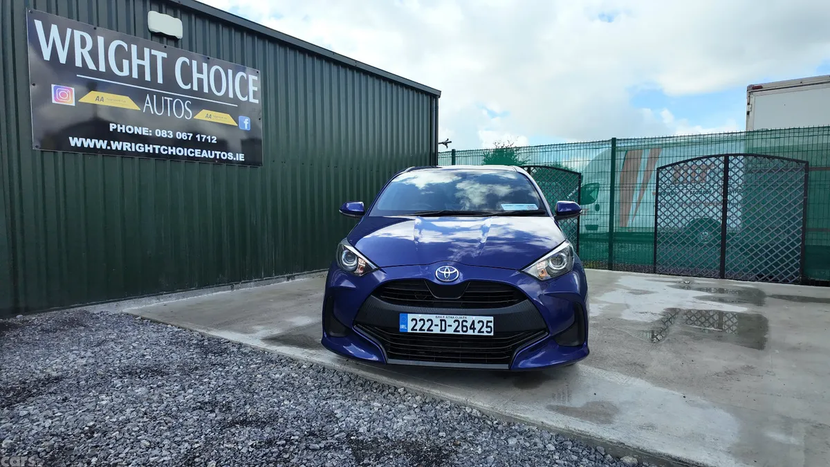 Toyota Yaris Hatchback, Petrol, 2022, Blue