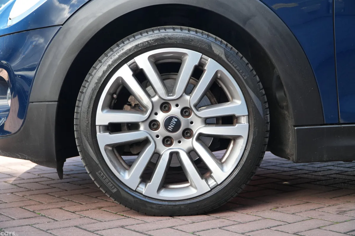 Mini Cooper Hatchback, Diesel, 2018, Blue