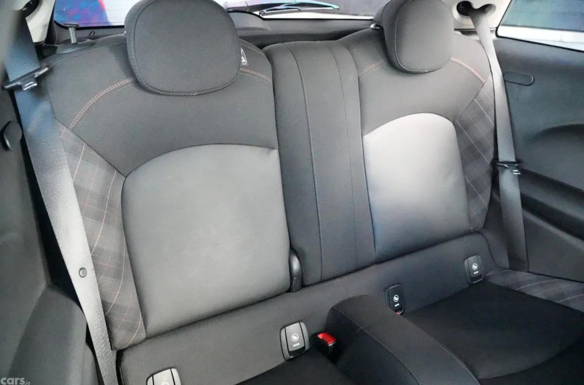 Mini Cooper Hatchback, Diesel, 2018, Blue