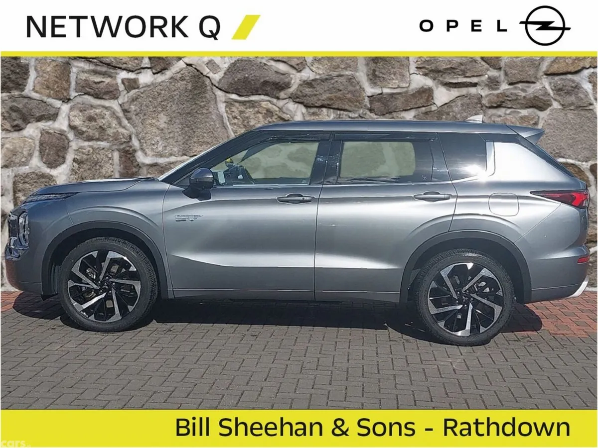 Mitsubishi Outlander SUV, Petrol Plug-in Hybrid, 2023, Silver