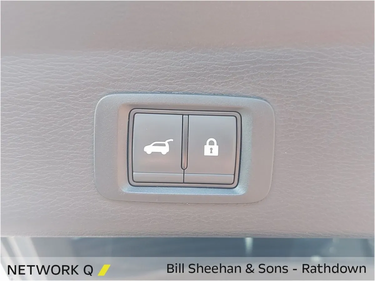Mitsubishi Outlander SUV, Petrol Plug-in Hybrid, 2023, Silver