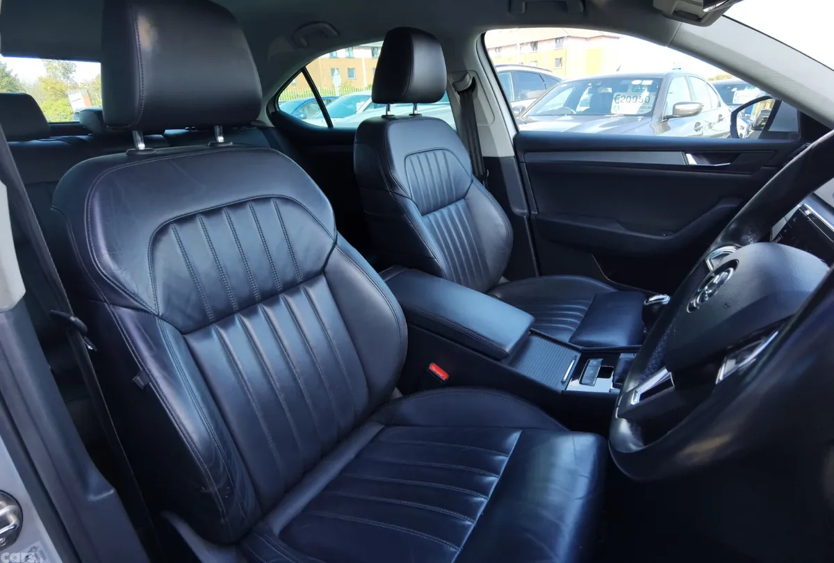 Skoda Superb Saloon, Diesel, 2018, Grey
