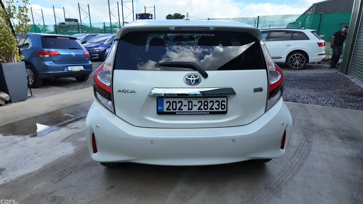 Toyota Aqua Hatchback, Petrol Hybrid, 2020, White