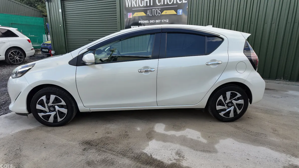 Toyota Aqua Hatchback, Petrol Hybrid, 2020, White