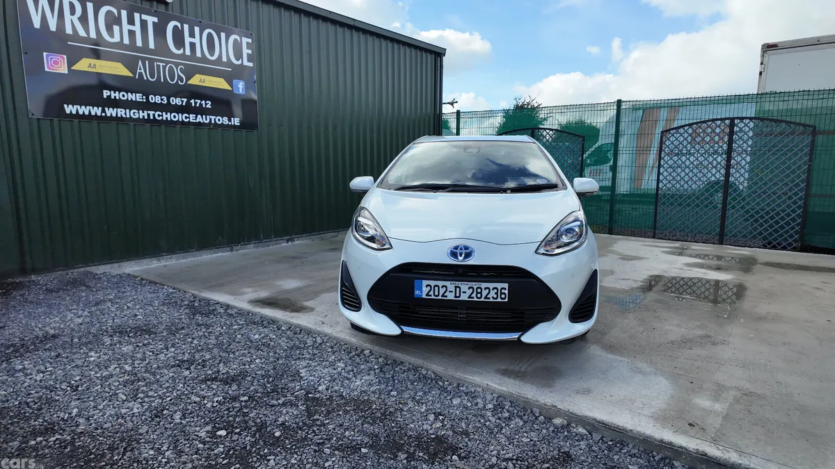 Toyota Aqua Hatchback, Petrol Hybrid, 2020, White
