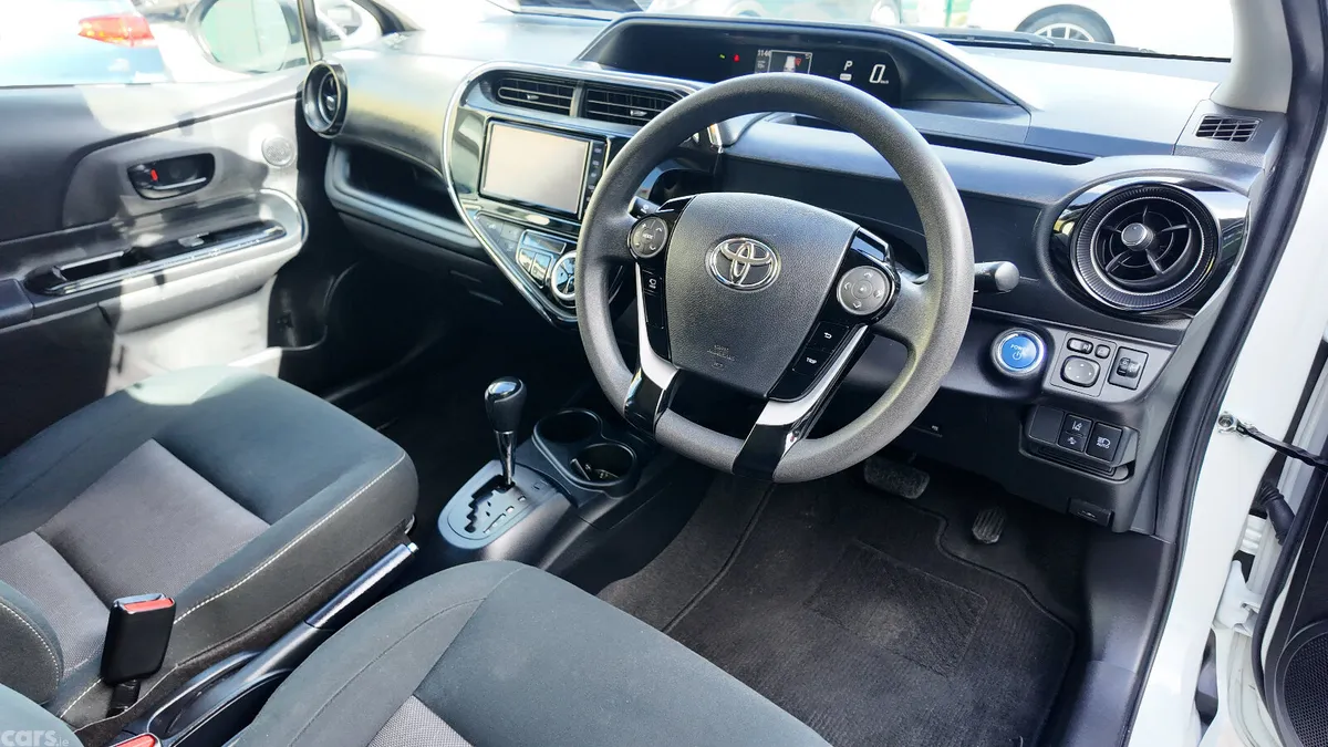 Toyota Aqua Hatchback, Petrol Hybrid, 2020, White