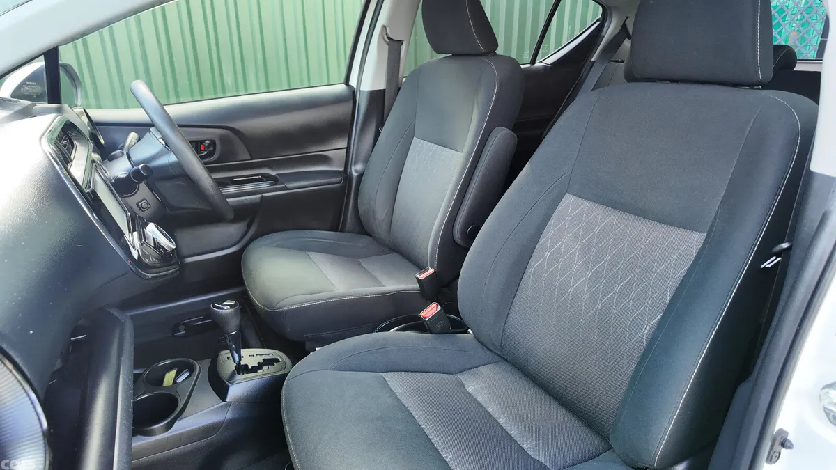Toyota Aqua Hatchback, Petrol Hybrid, 2020, White