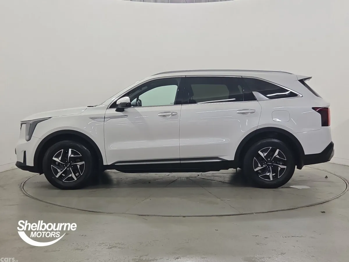 Kia Sorento SUV, Petrol Hybrid, 2025, White