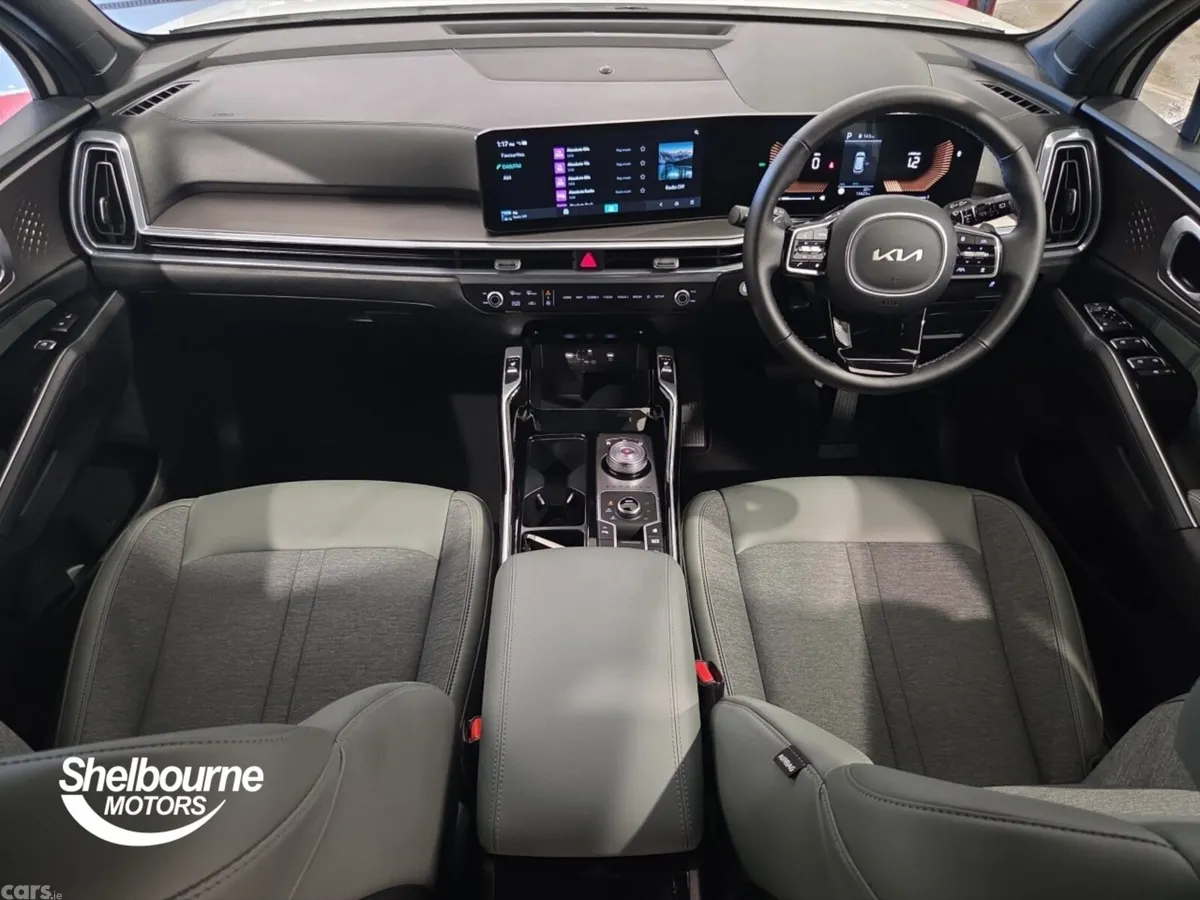 Kia Sorento SUV, Petrol Hybrid, 2025, White