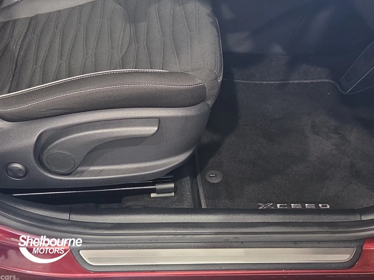 Kia XCeed Hatchback, Petrol, 2026, Red