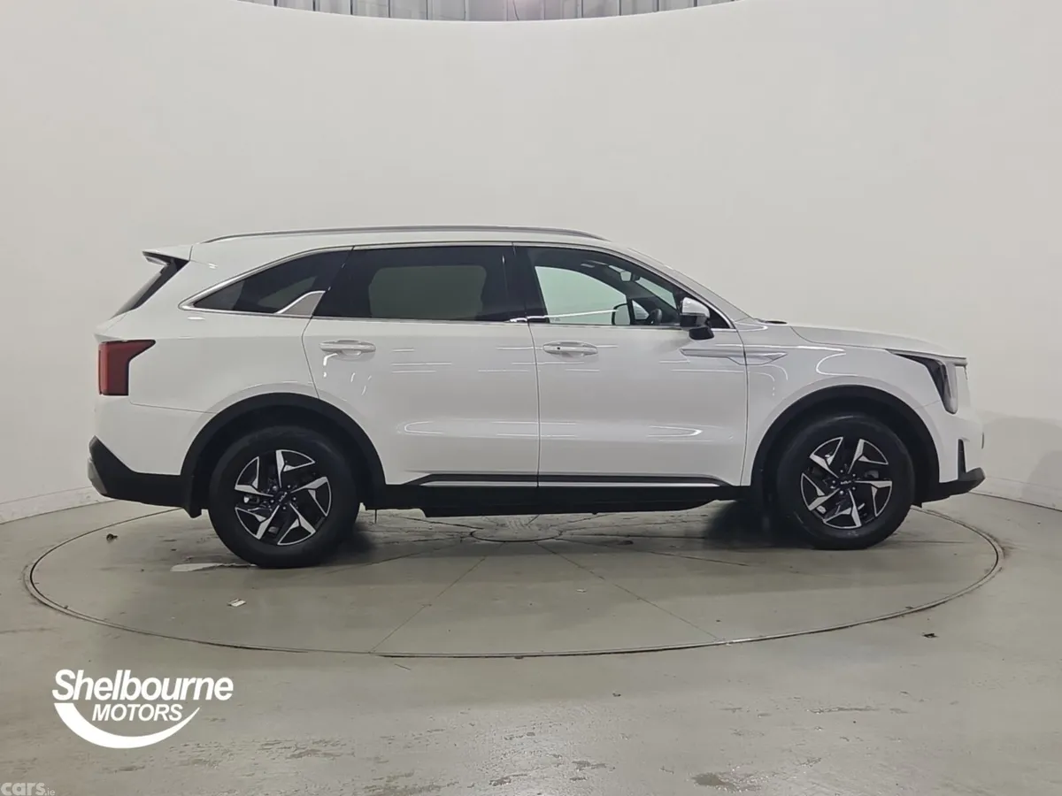 Kia Sorento SUV, Petrol Hybrid, 2025, White