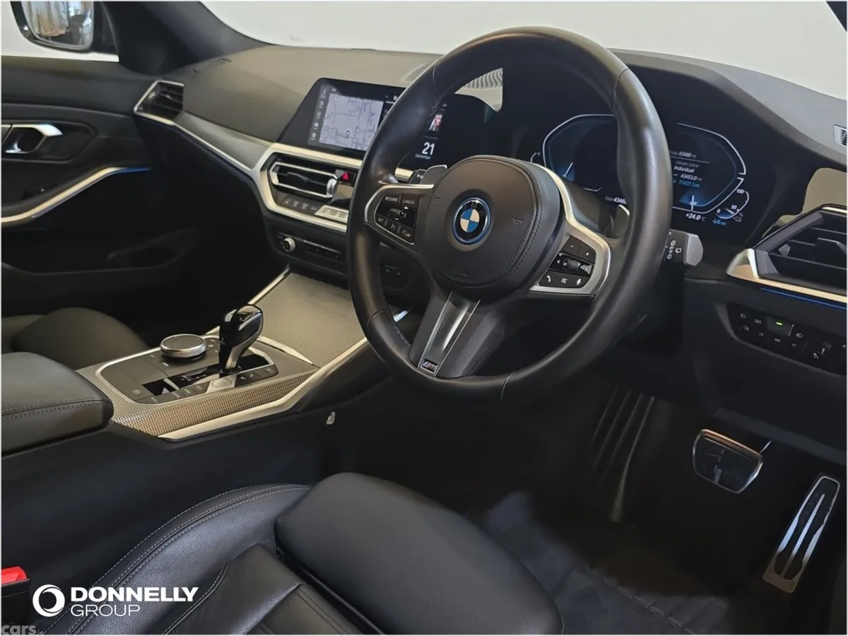 BMW 3-Series Estate, Petrol Hybrid, 2022, Grey