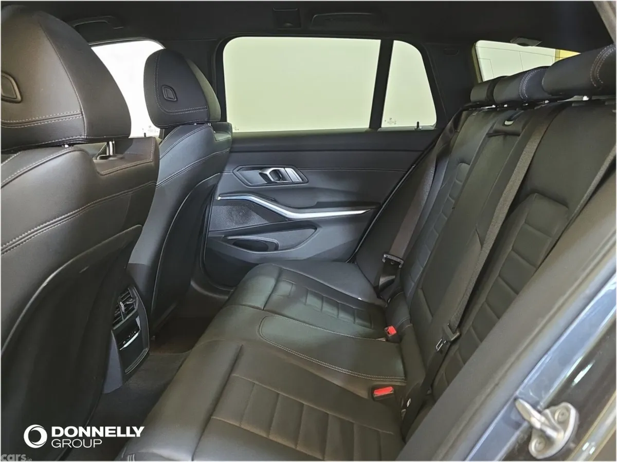 BMW 3-Series Estate, Petrol Hybrid, 2022, Grey