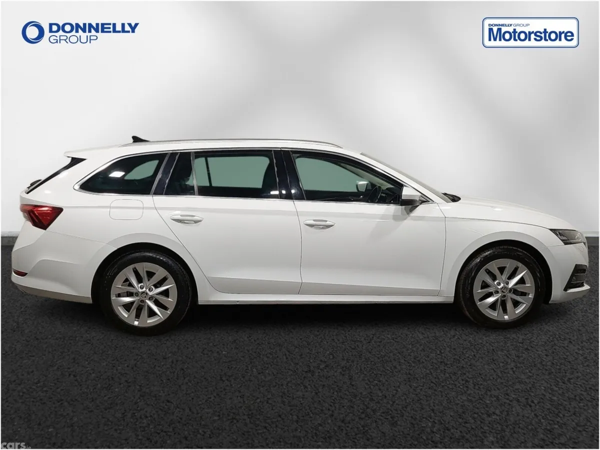 Skoda Octavia Estate, Diesel, 2023, White