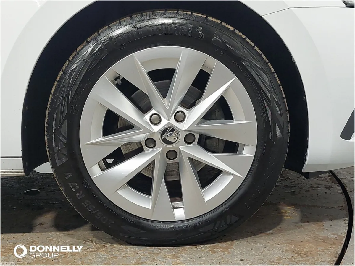 Skoda Octavia Estate, Diesel, 2023, White