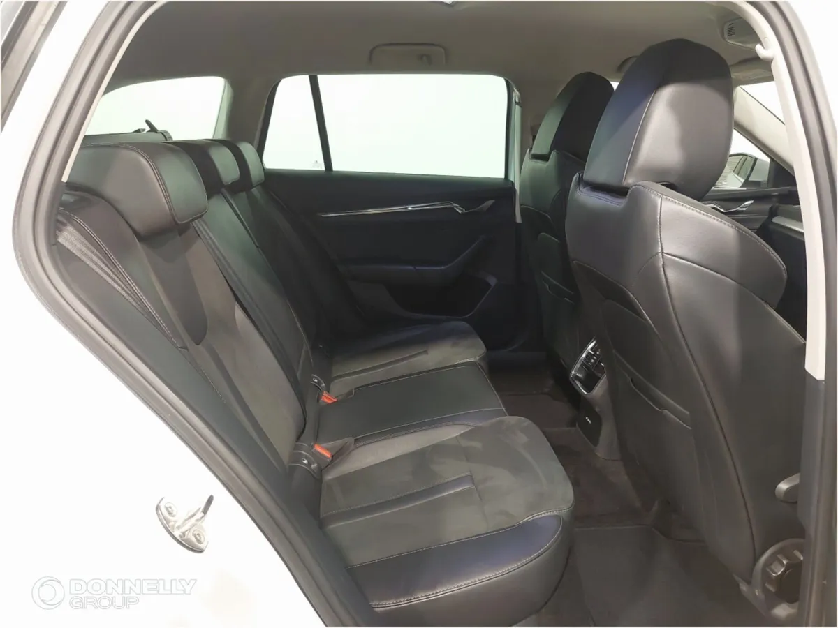 Skoda Octavia Estate, Diesel, 2023, White