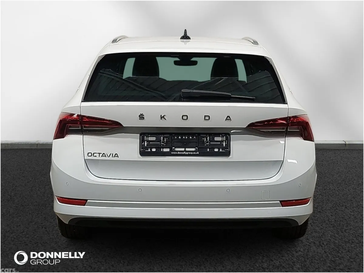 Skoda Octavia Estate, Diesel, 2023, White