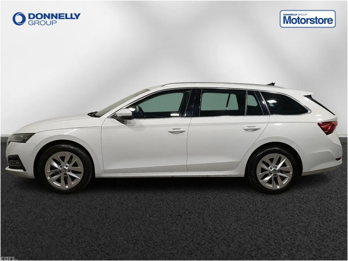 Skoda Octavia Estate, Diesel, 2023, White