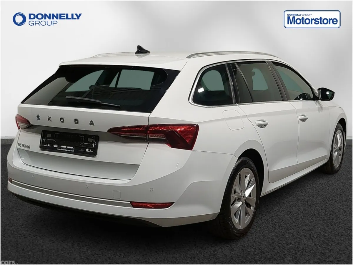 Skoda Octavia Estate, Diesel, 2023, White
