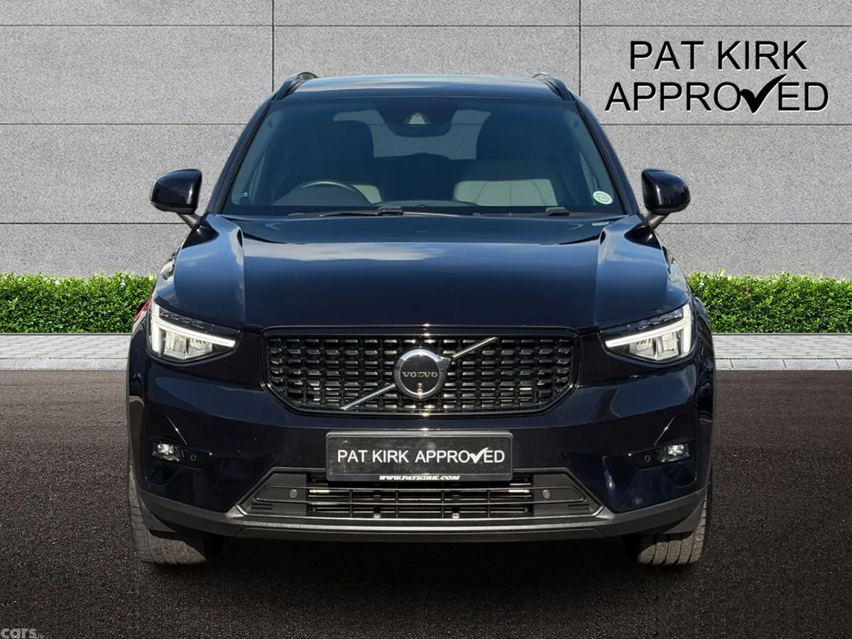 Volvo XC40 SUV, Petrol Hybrid, 2023, Black