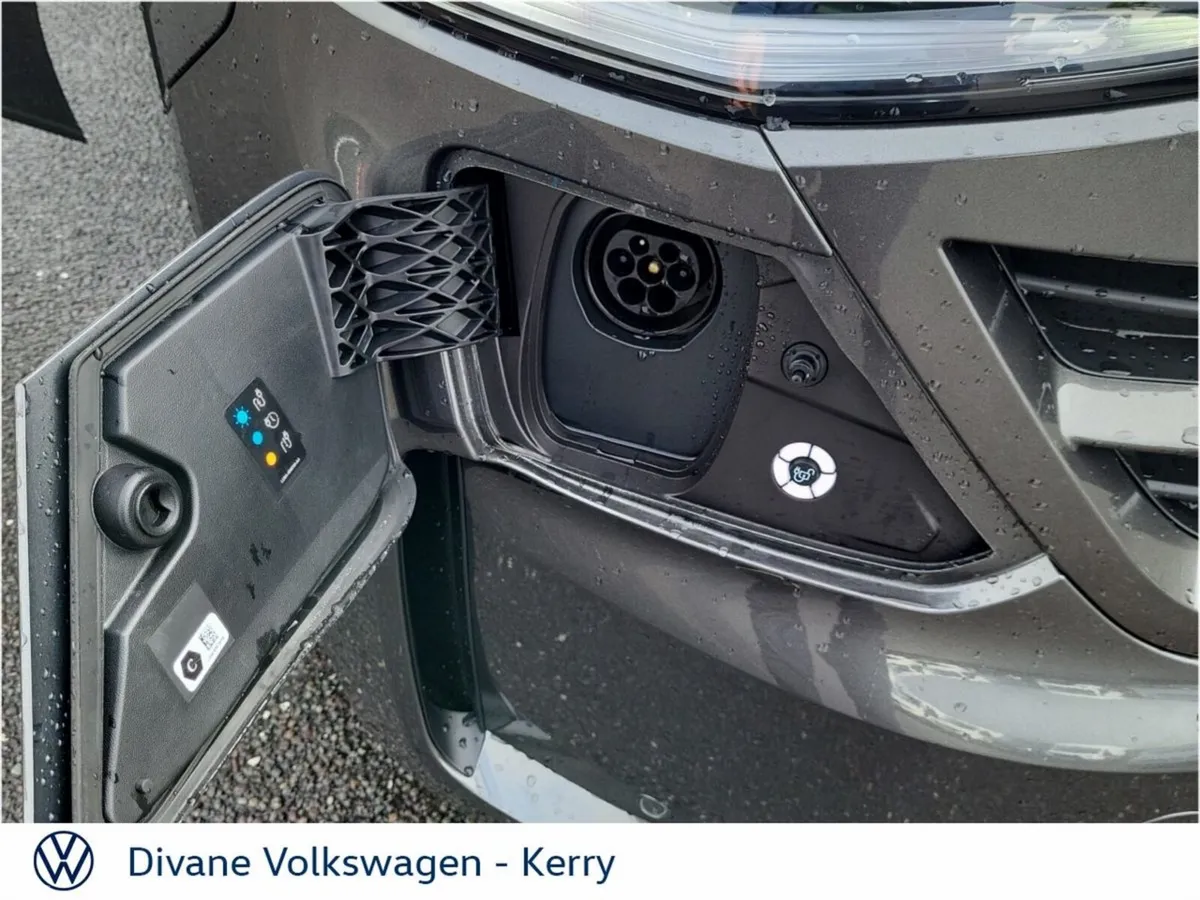 Volkswagen Caravelle MPV, Petrol Plug-in Hybrid, 2027, Grey