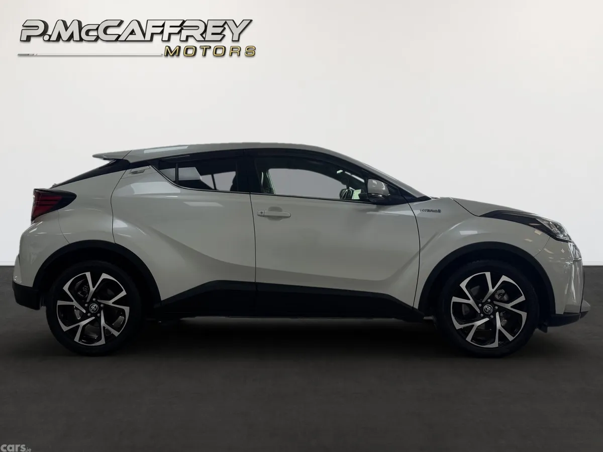 Toyota C-HR SUV, Petrol Hybrid, 2020, White
