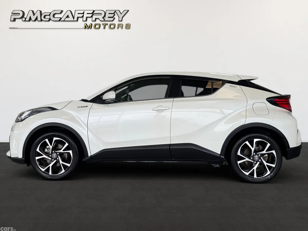 Toyota C-HR SUV, Petrol Hybrid, 2020, White